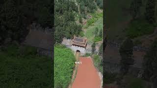 云南和贵州交界处，出现一种怪像，一边晴空万里，一边阴雨绵绵 #旅行 #航拍最美家乡
