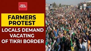 Locals Protest Against Farmers Sitting For Demonstration At Tikri Border | Farm Laws Showdown