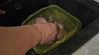 Маме один кусочек маленький !!!