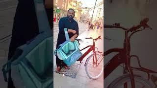 Shadu Italy Wala doing Delivery job in Italy Giving message to Pakistani Community  | Jobs in Italy