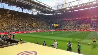 Gelbe Wand Dortmund mit TRIUMPHMARSCH I BVB Bundesligastart 2022 vs. Leverkusen