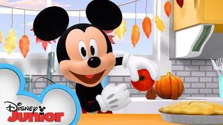 Thanksgiving with the Happy Helpers   | Mickey Mouse Mixed-Up Adventures | @disneyjr