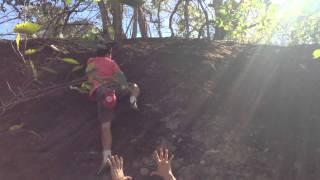 Nilo escalando Boulder "HIP HOP" V3 (on side flash)