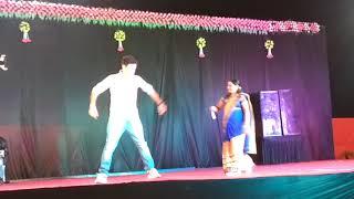 Ghumakkad gaurav: Mahila Sangeet performance: Main aisa kyun hoon song