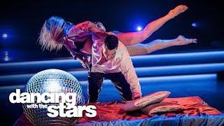 Viktor Verhulst en Natascha zetten een emotionele moderne dans neer | Dancing with the Stars