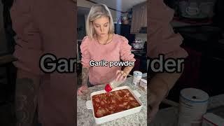 Cook dinner with me (Dump and bake chicken parm) #cooking #dinner #shorts #hannahturton