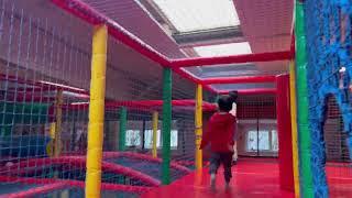 Fun indoor playground for kids and family at ZIGZAG 