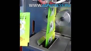 Машина для упаковки ПВХ блистеров в картонную коробку