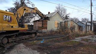 Whole House Demolition With A Caterpillar Excavator