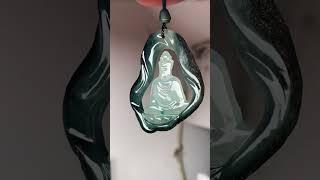 别致的随形观音 #翡翠 #緬甸翡翠 #jadeite 官網：www.zrolma.com