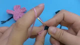 Bao Anh shows how to knit four-leaf clover flowers part 6