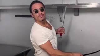 Nusret playing FRUITNINJA IN REAL LIFE