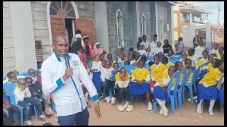 MC Maria ashindana Na wanaPMC Kukariri shairi