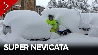 Super nevicata in Emilia Romagna. Auto sommerse a Serramazzoni (Modena), oltre 80 cm