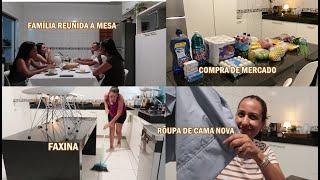 Preparando café e família reunida, compra de mercado, roupa de cama nova, testemunho forte, faxina