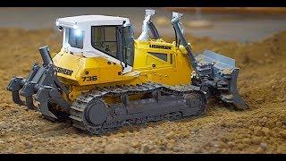 RC DOZER LIEBHERR 736 pushing soil - PREMACON