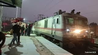 भुवनेश्वर आनंद विहार टर्मिनल वीकली सुपरफास्ट एक्सप्रेस Unscheduled Halt at Tundla junction