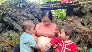 Girl takes 2 children to harvest banana leaves to sell to save money to buy land