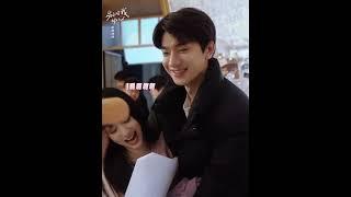 Cute Zhou Ye rehearsing scene with back hug from Lin Yi #everyonelvesme