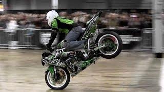 Motorcycle Stunts - Aaron Twite vs Kyle Sliger | XDL Street Jam Stunt Show Chicago 2014 - HD 1080p