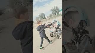похолодало на Кубани одели куртки и шапки. 9 сентября 2022 г.