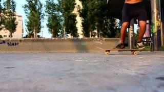 SLOW MOTION - VARIAL KICKFLIP
