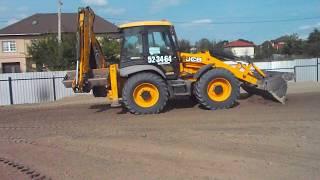 Готовим участок под укладку плитки погрузчиком JCB 4CX - Спецтехника39