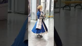 fgofes漫展上 saber的懵逼瞬间 腥味猫罐 saber cos cosplay