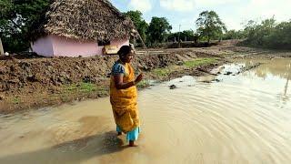 ரொம்ப கஷ்டமாக இருக்கு வீட்டை சுத்தி தண்ணீர்