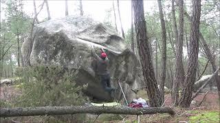 Fontainebleau - Rocher de la Cathédrale - Coup de Phil (assis) 7A+