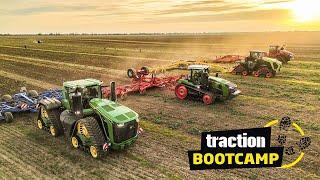 Die größten Traktoren der Welt auf einem Feld – traction Bootcamp