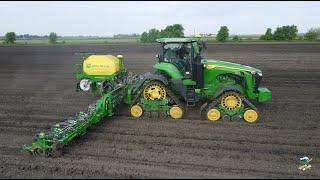 Planting Corn in Illinois | John Deere 8RX Tractor pulling Stack-fold Planters