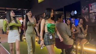 How vibrant is Vietnam's nightlife? Night walk Explore Saigon HCMC