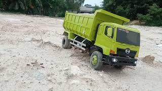 perjalan seru dan banyak drama di sepanjang jln. fuso vs hino damtruk.