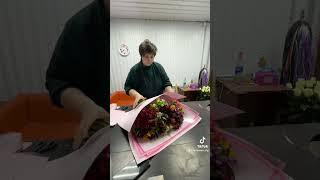 Как упаковать букет альстромерии красиво #flowers #цветы #florist #букет #квіти #rose #flowershop