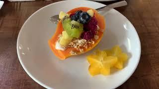 Honeymoon Vlogs: Best Kaua’i Breakfast Ever!