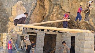 Iranian nomadic life: the art of covering the roof of the house and gathering firewood for winter