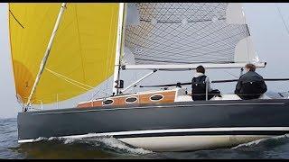 Clarc 33 Yacht Review - Yacht Test "Schlank, schnell und trailerbar"