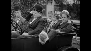 Perfect Day (1929) Laurel and Hardy