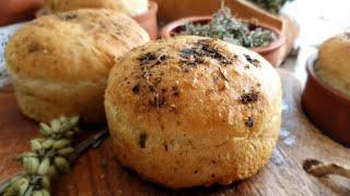 Хлебчета с билки  /  Breads with herbs