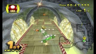 Mario Kart Wii Deluxe - Online race on CTR N. Gin Labs (1 v 1)