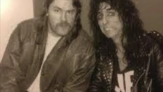 Alice Cooper says that he would blow “clone bands” like Mötley Crüe off the stage