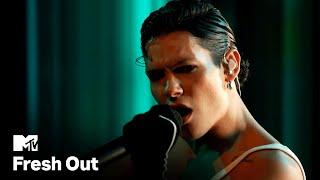 Omar Rudberg performs Girlfriend | Fresh Out