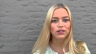 Mariah Petersen over Veenendaal