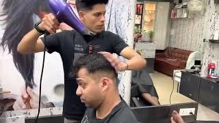 Stylish men’s Salon 560077