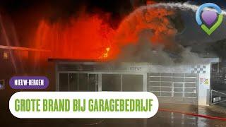 Grote brand bij garagebedrijf in Nieuw Bergen