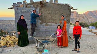 The art of cooking with fire by a nomadic girl and building a nomadic hut