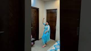 Maa ko sikha rahe hai Beti dance  #pariranisuit #shots #shortvideo