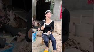 Unbelievable net fishing Woman making net Catching lots of fish in River 7