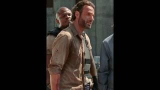 Rick makes and exchange with prisoners | The Walking Dead #shorts
